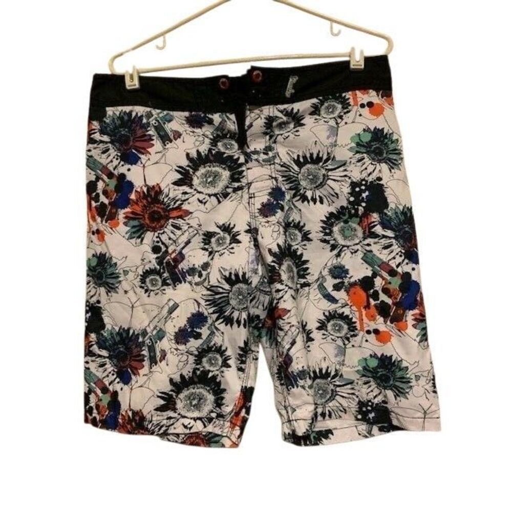 MAMBO SIZE MEDIUM BOARD SHORTS
